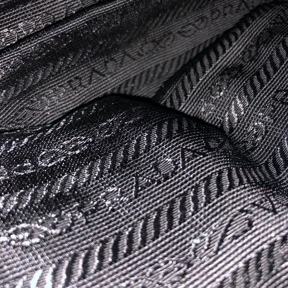 PRADA ..... leather handbag - Picture 9 of 16